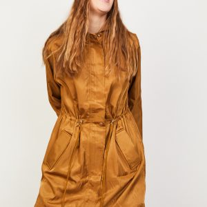 Trench con capucha