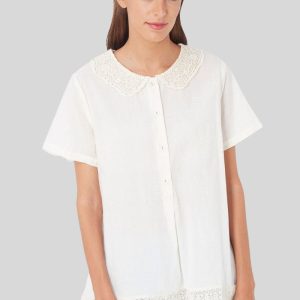 Blusa con cuello bordado