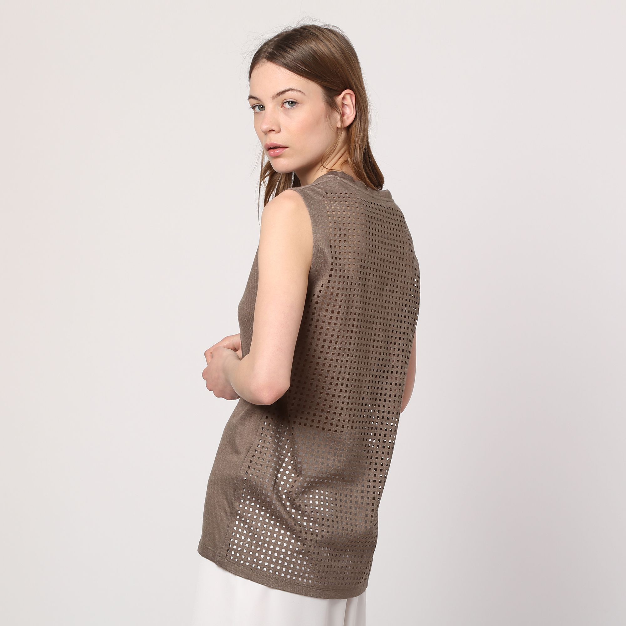 Blusa con espalda calada
