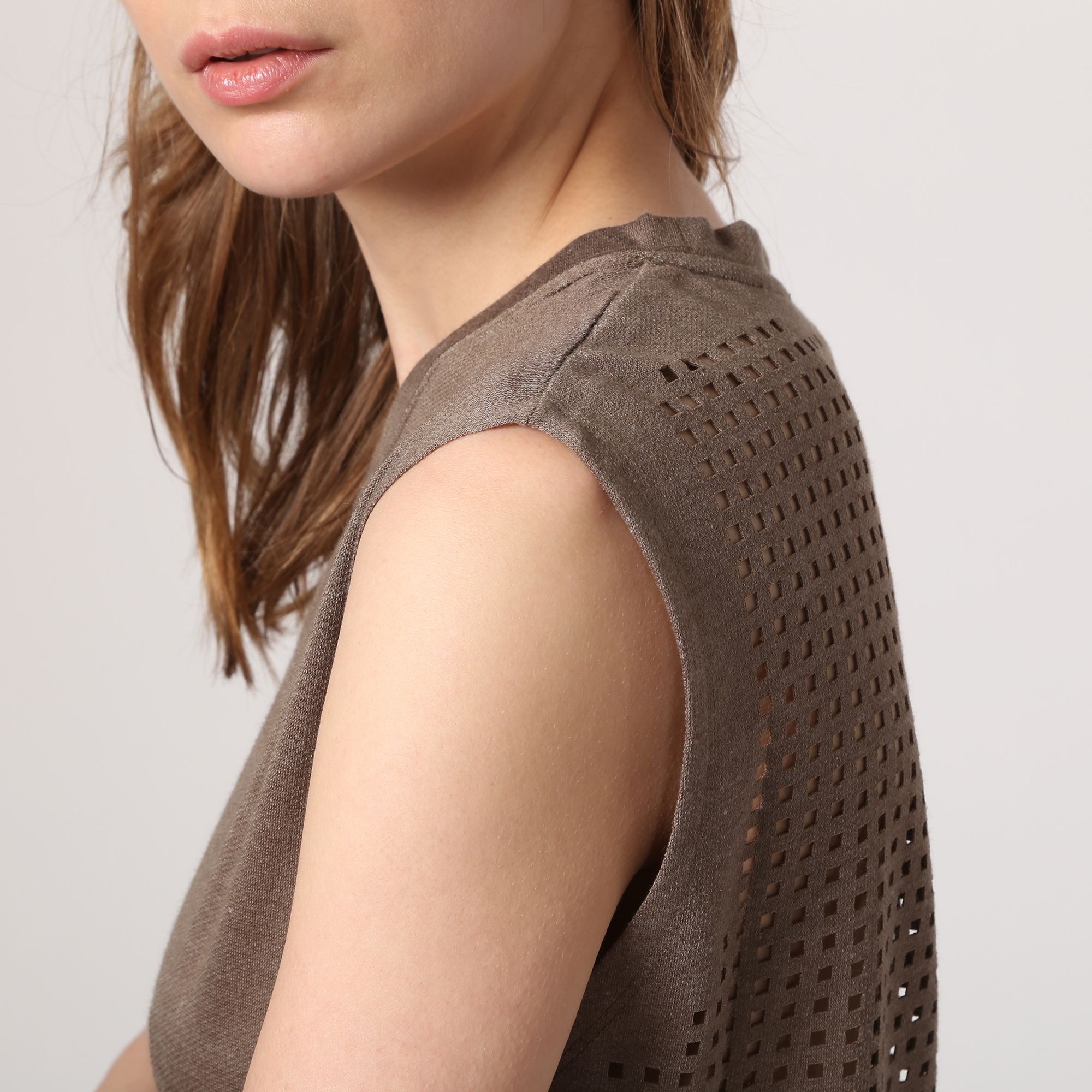 Blusa con espalda calada