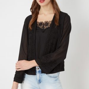 Chaqueta de gasa con pedrería