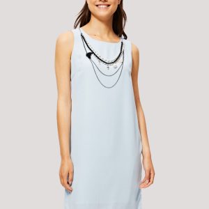 Vestido con collar