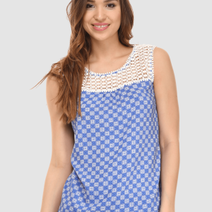 Blusa estampada con detalles bordados