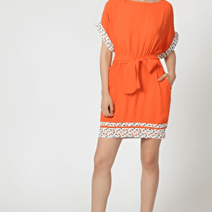 Vestido con cinturón