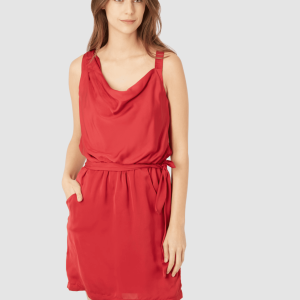 Vestido satinado con cinturón