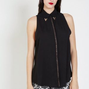 Blusa fluida con tachuelas