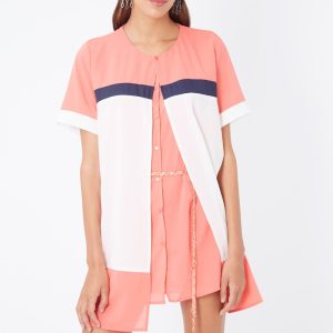 Vestido corto con cinturón