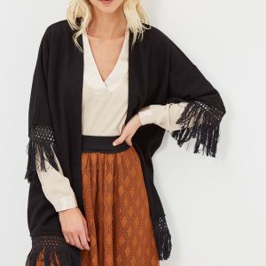 Poncho con flecos
