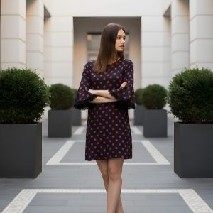Vestido satinado de lunares