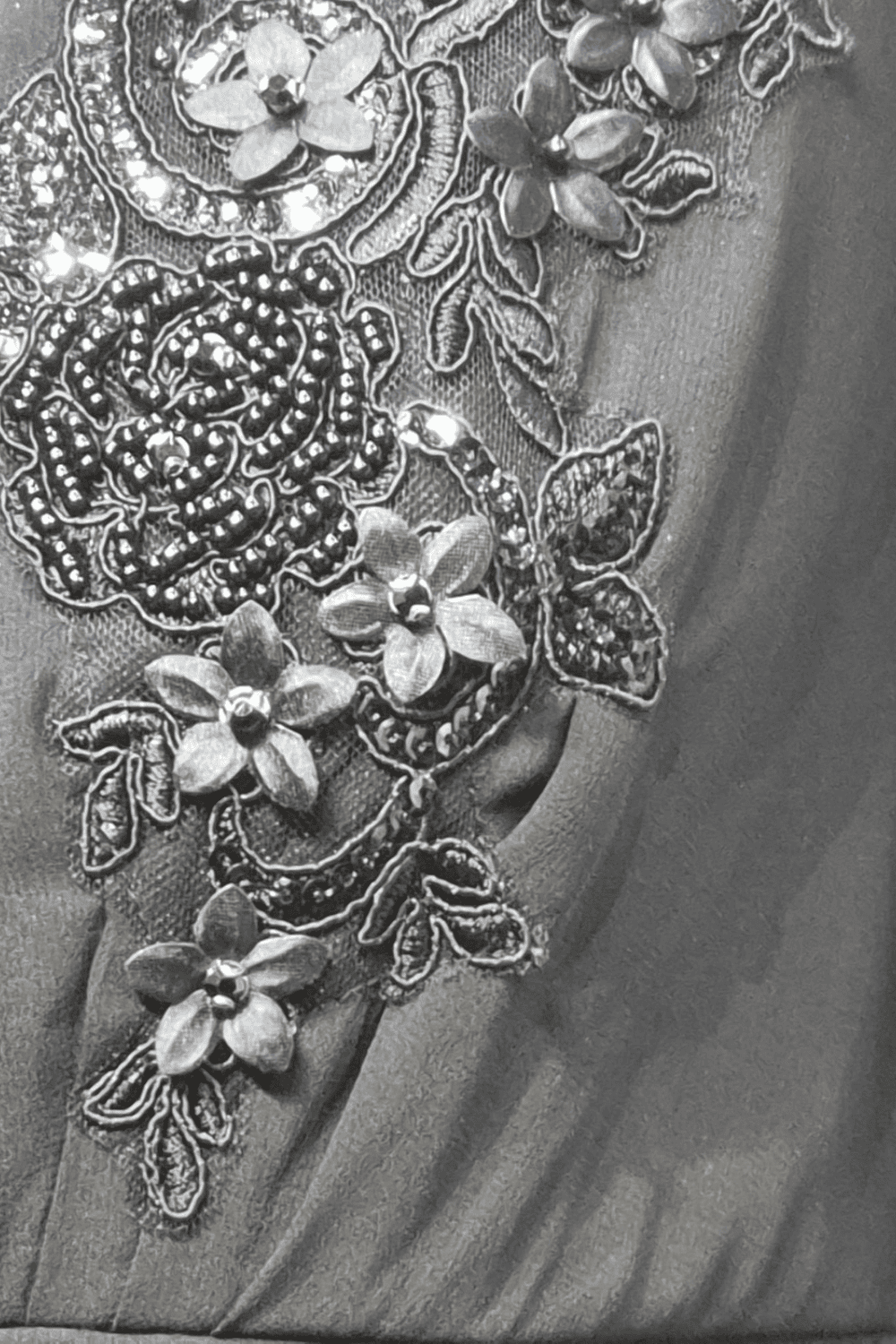 Vestido con pedrería