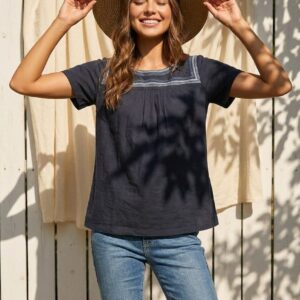 camiseta bordada mujer
