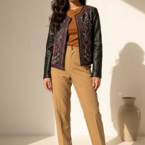 Chaqueta simil piel bordada